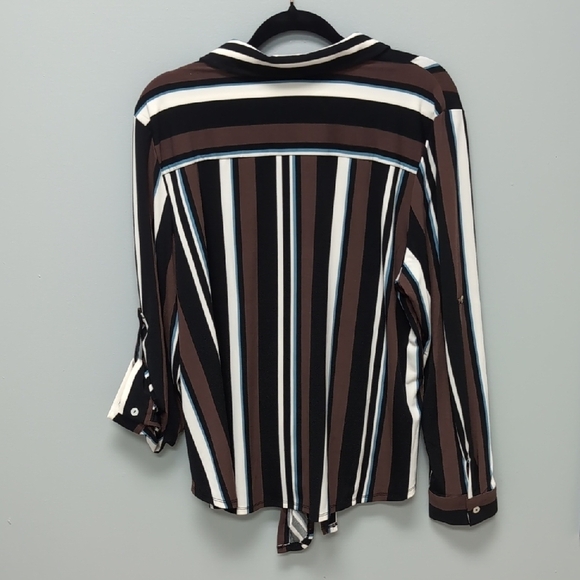 Cleo NWT XXL Button Down Shirt With Front Tie, Pocket And Adjustable Sleeves - Picture 6 of 6